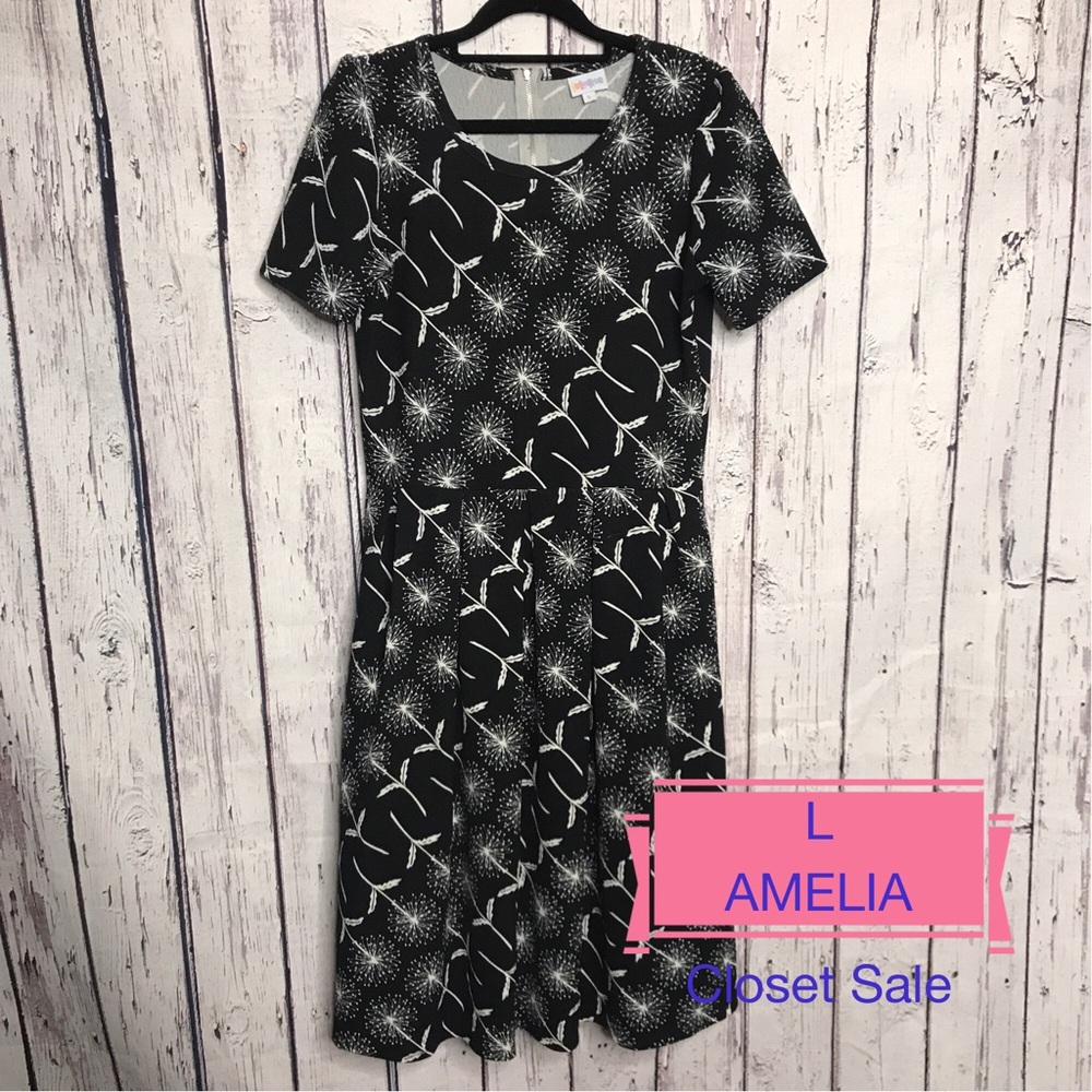 Black and White LuLaRoe Amelia size Lg